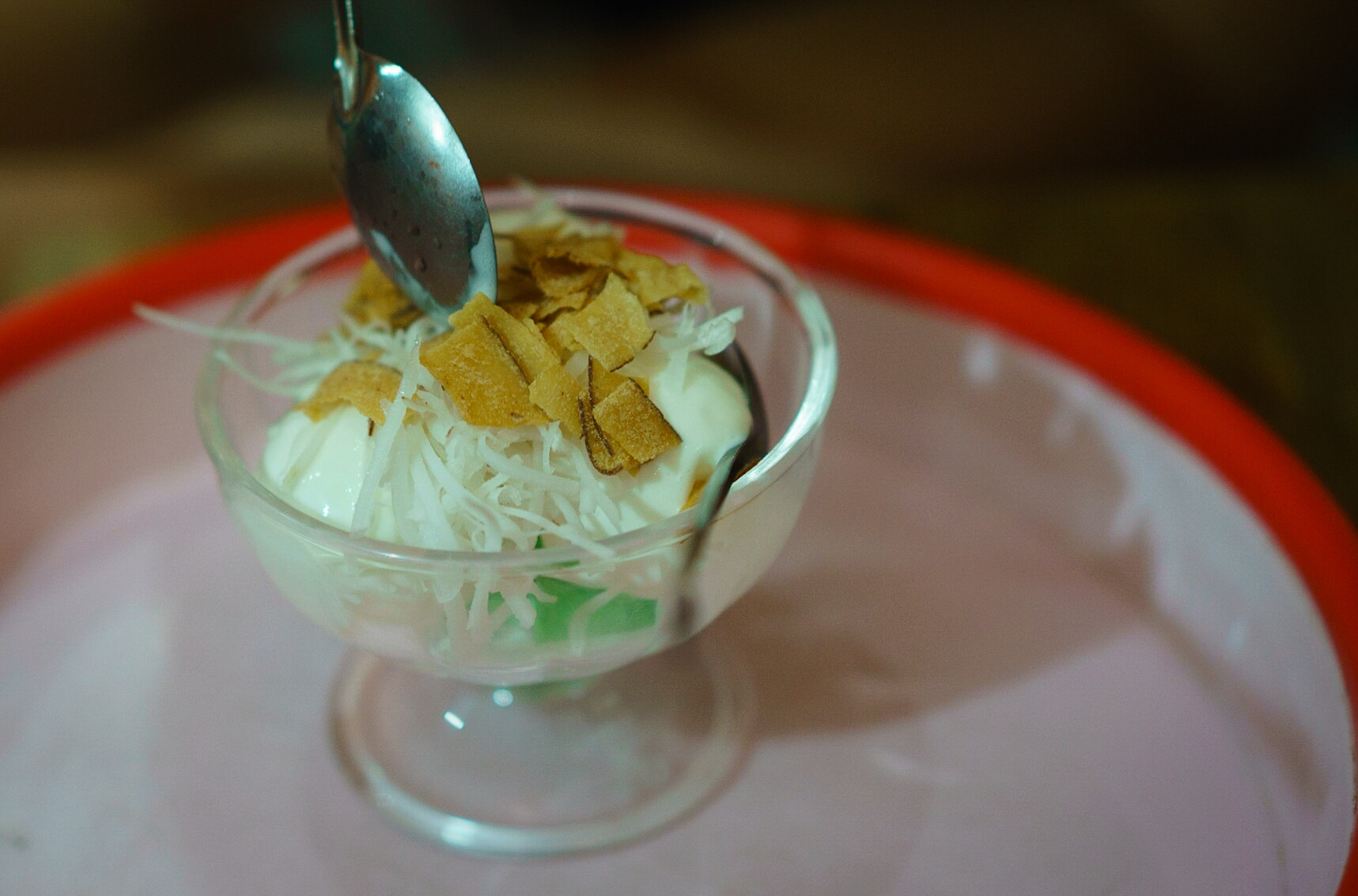 Vietnamese green sticky rice with ice cream